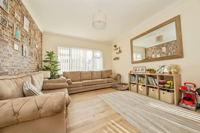 4, Avondale Road, Clacton-On-Sea photo 2