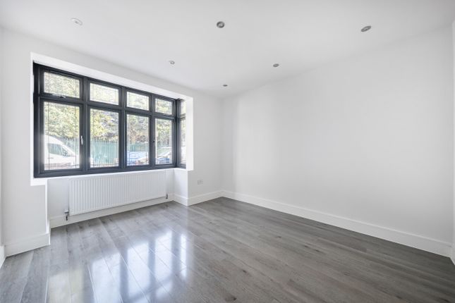 18, Gaston Road, Mitcham photo 4