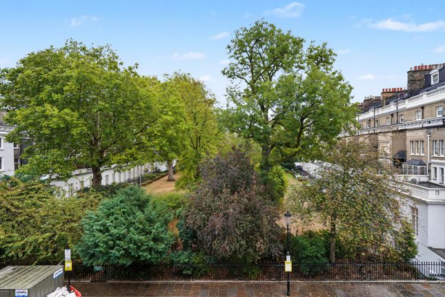 Flat 3, 28, Onslow Gardens, London photo 4