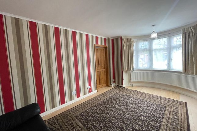 Flat to rent in Wimborne Drive, Pinner, Greater London