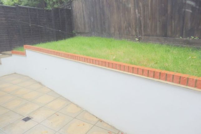 Flat 2 4, Sutton Lane, Banstead photo 2