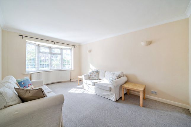 5, Winterdown Gardens, Esher photo 4