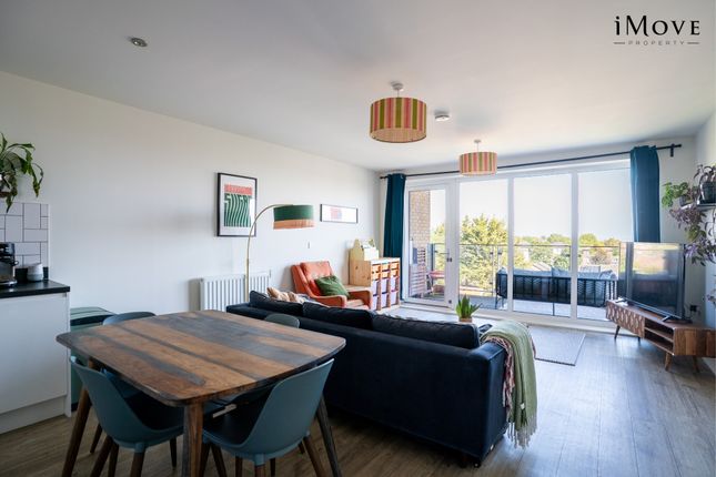 Flat 173, Lambourne House, London photo 2
