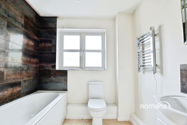 19, Cannon Gate, Slough photo 4
