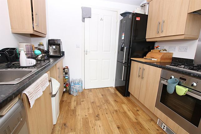 39, Turners Gardens, Northampton photo 4