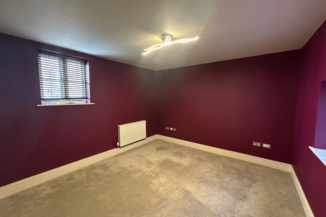 Flat to rent in Windsor Street, Leamington Spa