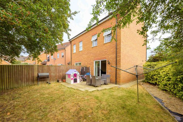 11 Lady Jane Franklin Drive, Spilsby photo 4