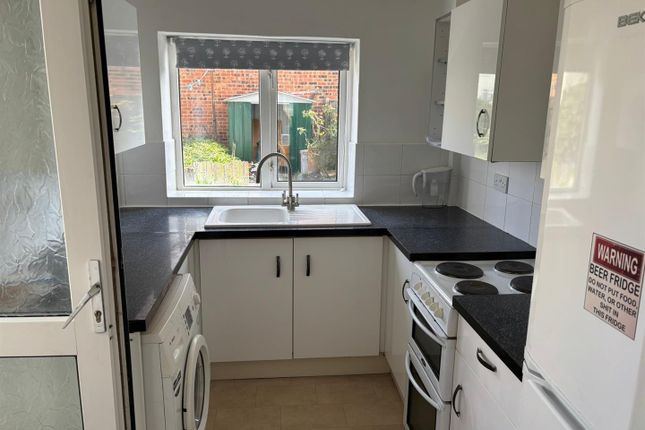 64, Newstead Road, Weymouth photo 4