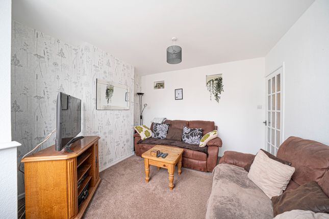 17 The Crescent, Andover photo 4