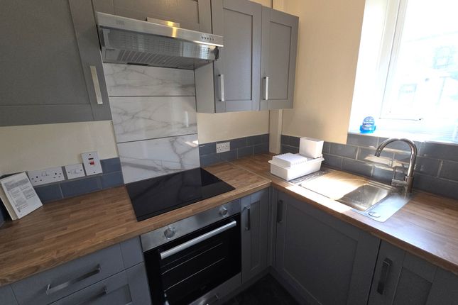 33, Hollins Street, Buxton photo 3