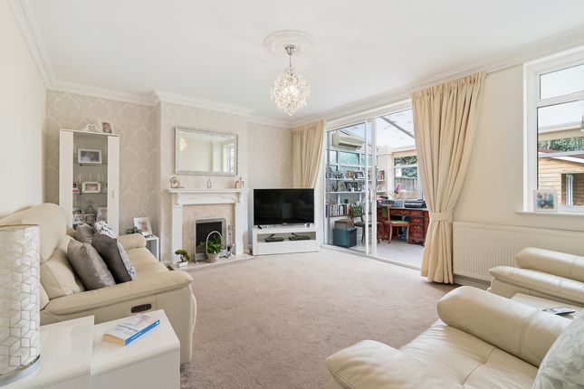 3, Raleigh Way, Feltham photo 4