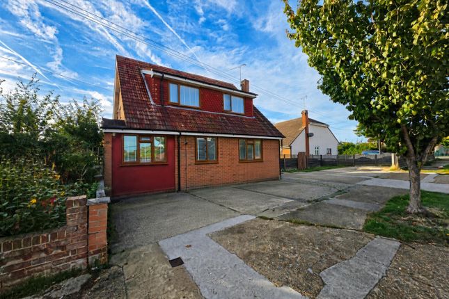 4-bed house on 2, Matlock Road, Canvey Island, £400,000