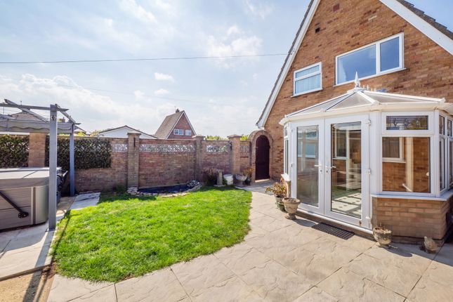15, Brecklands, Norwich photo 3
