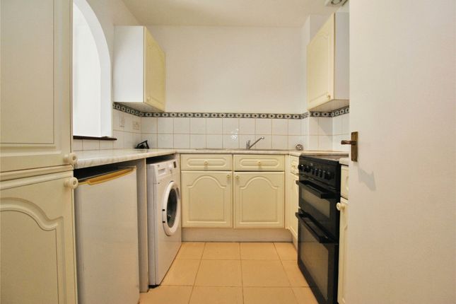8, Shearers Way, Chelmsford photo 3
