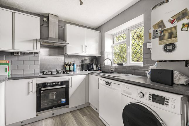 Mallard Close, Ash photo 4