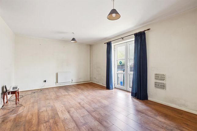 Apartment 18, 7, Monroe House, Lorne Close, London photo 4