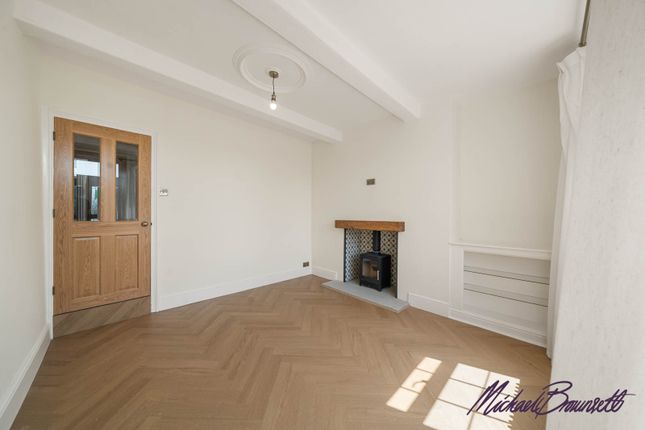 2 Fern Street, Haworth, Keighley photo 4