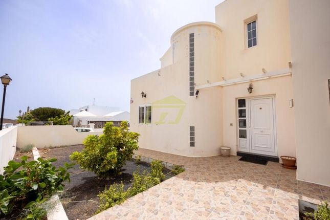 Thumbnail Villa for sale in Tahiche, Lanzarote, Spain