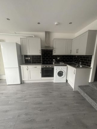 238 oldham road, lydgate, oldham photo 2