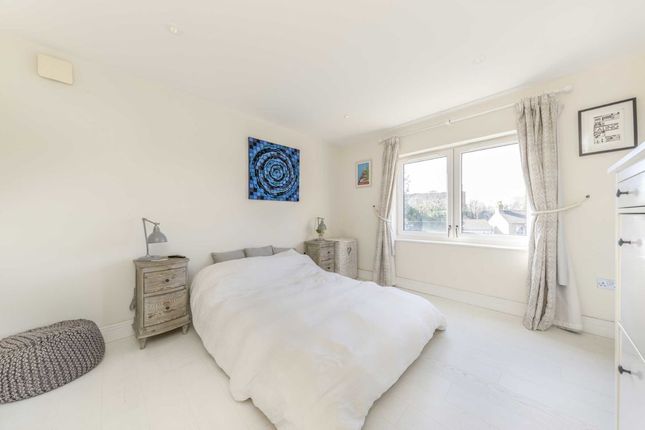 Flat for sale in Hartfield Road, London