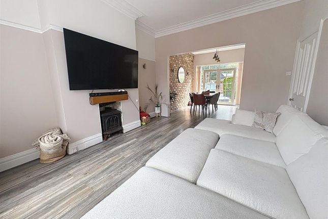 2, Eastbourne Road, Hornsea photo 2