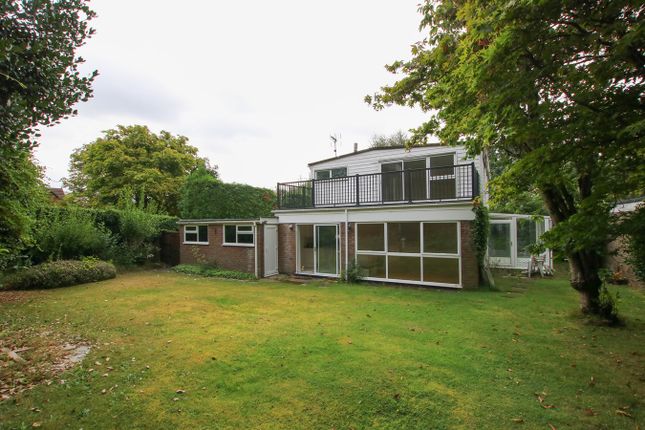 Thumbnail Detached house to rent in Barkhart Gardens, Wokingham