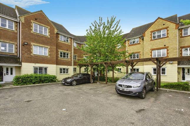 Thumbnail Flat for sale in Lennox Close, Chafford Hundred, Grays