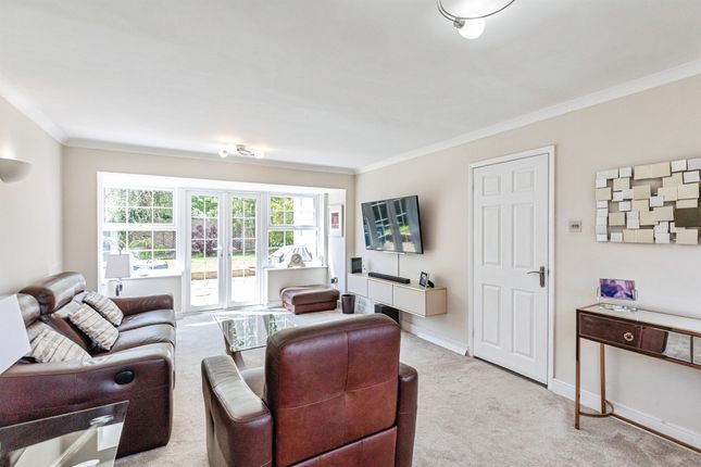 10, Manitoba Close, Corby photo 4