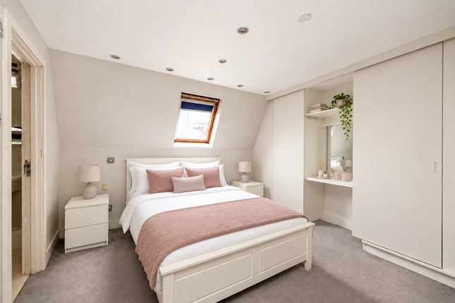 1, Trinity Mews, London photo 3