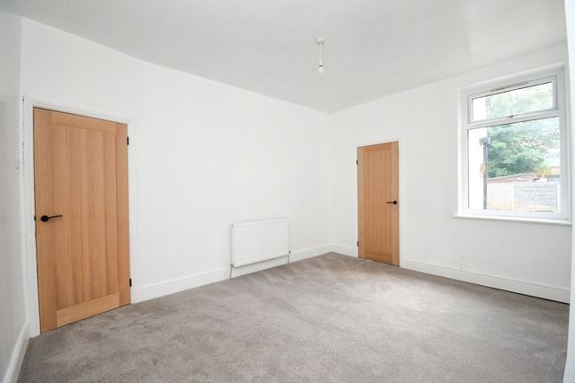 58 Hampden Grove, Manchester photo 3