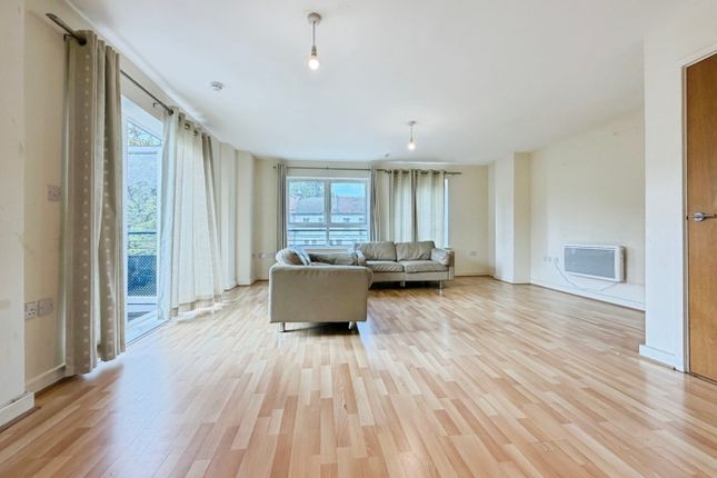 Greenbank Court, 39, Lanadron Close, Isleworth photo 3