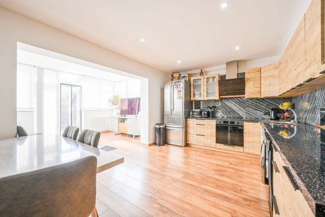 3-bed house on Renfrew Close, Beckton, £525,000