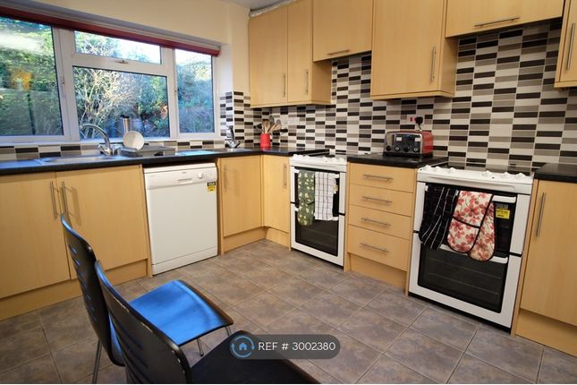 Brompton Close, Aylesbury photo 3