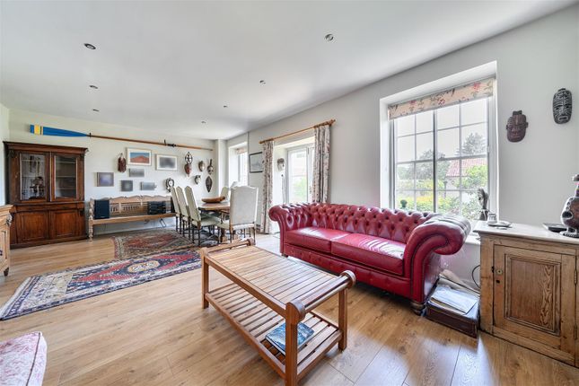 8, Brettingham Court, Hinton St. George photo 4