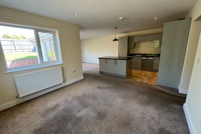 13, Charles Avenue, Louth photo 2