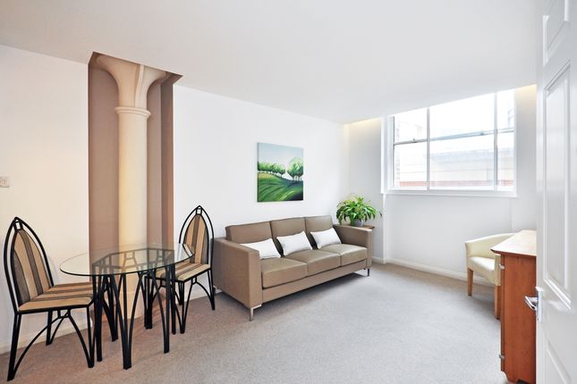 Flat to rent in Friar Street, London