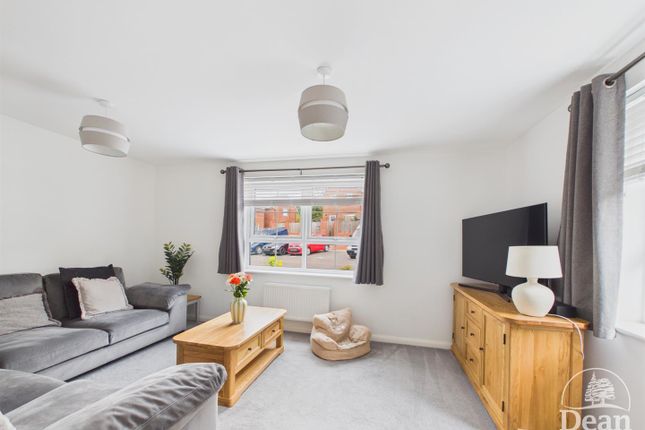 26, Cooke Way, Lydney photo 4
