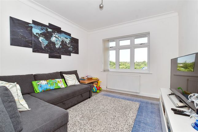 Chigwell Road, Woodford Green photo 4