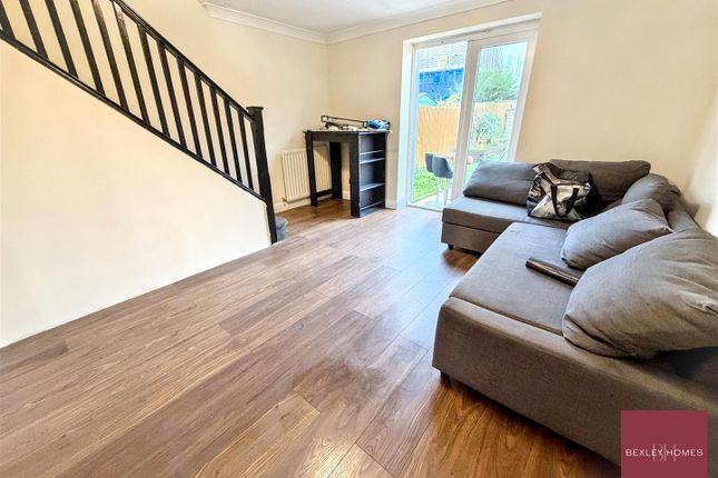 Sandpiper Drive, Erith photo 3
