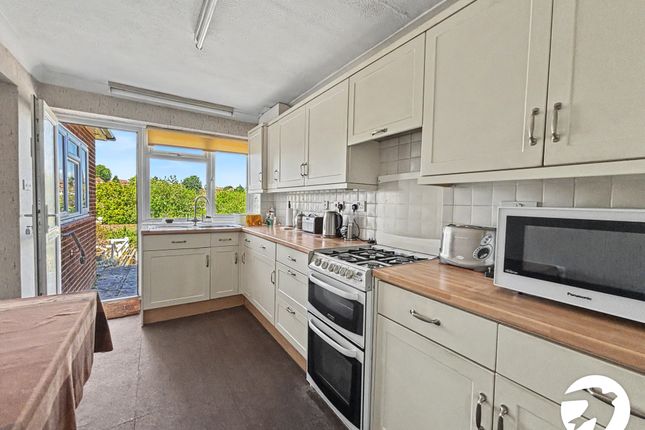 162, Snodhurst Avenue, Kent photo 3