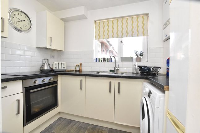 15, Heron Grove, West Yorkshire photo 2