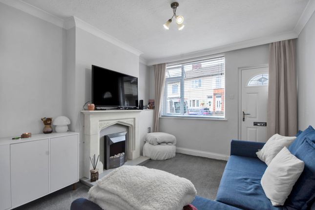 30 The Triangle, Ilkeston photo 4