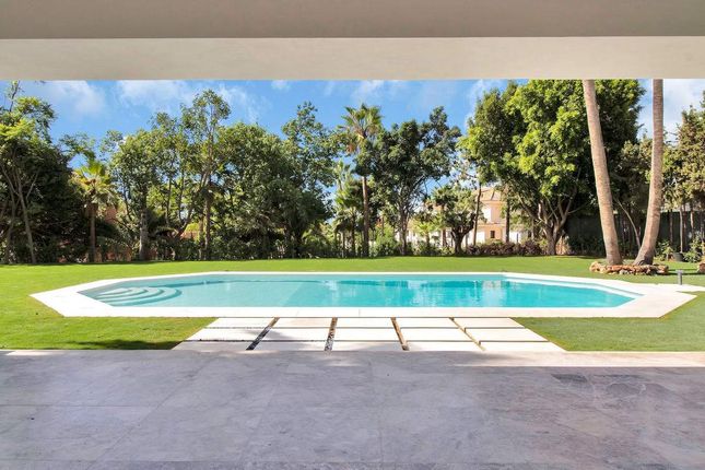 Town house for sale in Marbella, Andalusia, Spain