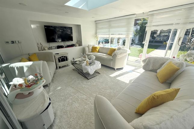 3, Southfields Drive, PETERBOROUGH photo 3