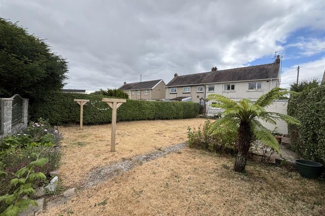 16, Glanaber, Burry Port photo 4