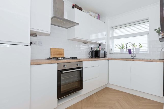 4, Fitzalan Court, Cavell Avenue, Peacehaven photo 4