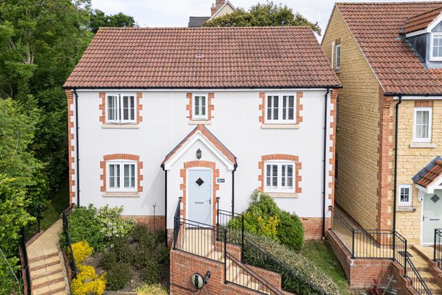 2 Chandlers Mews-2.Jpg