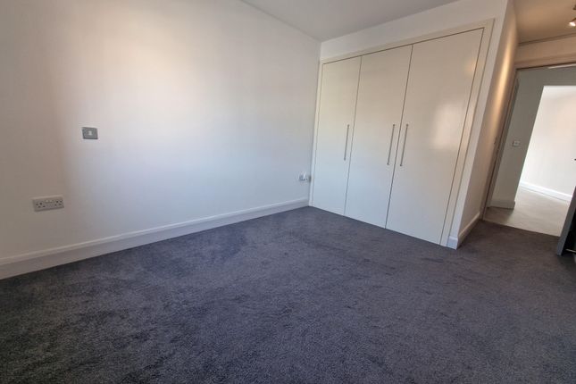 Flat to rent in Royal View, Grand Parade, Brighton