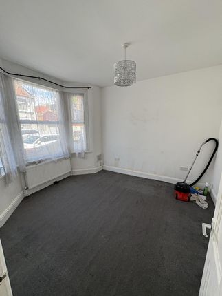 18 Poulett Road, London photo 2