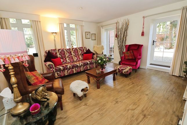 1 Stables Court, Coombe Road, Rugby photo 3